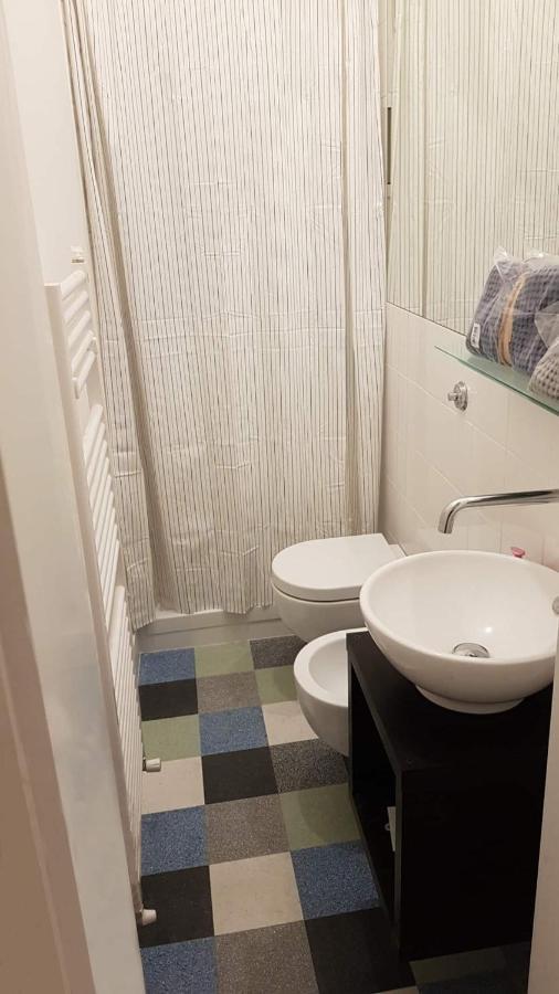Apartment Your Place Rom
